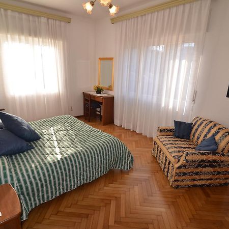 Glicine Apartment Леванто Экстерьер фото